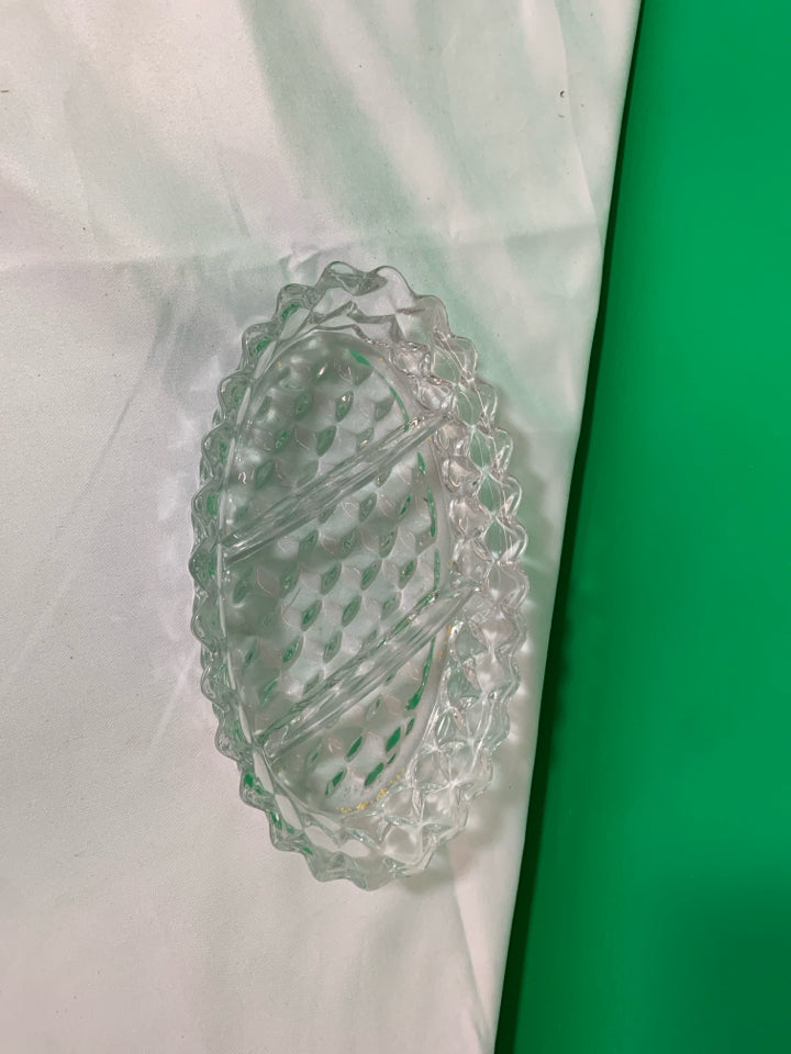 3 SECTION DIVIDED GLASS OVAL DISH.