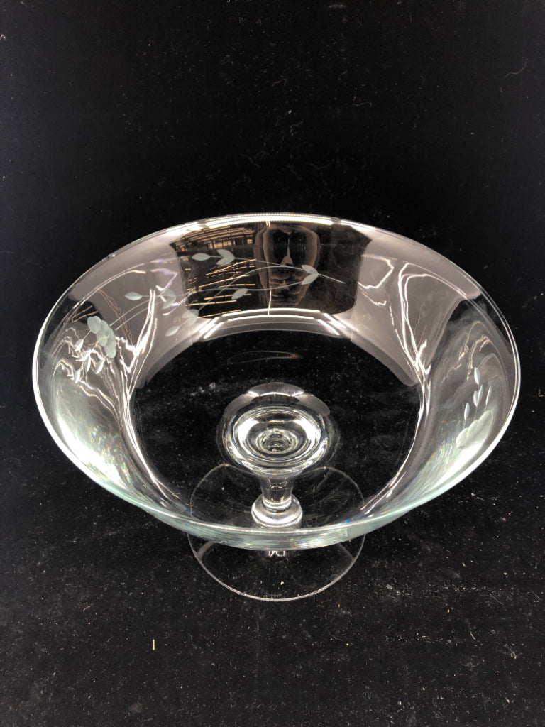 FOOTED ETCHED GLASS SERVING BOWL.