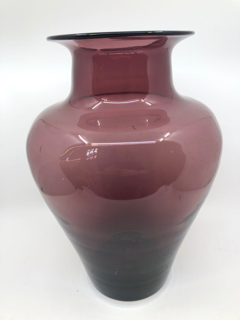 LARGE PURPLE BLOWN GLASS VASE.