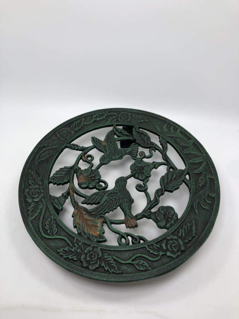 GREEN HUMMINGBIRD METAL ROLLING PLANT STAND.