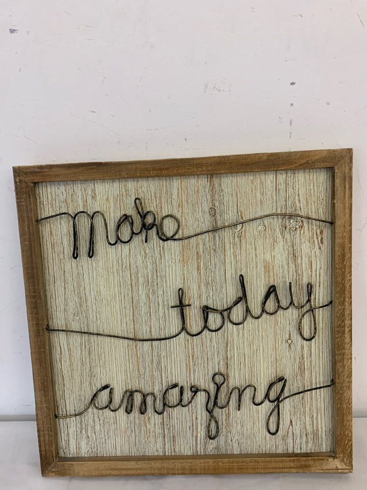 MAKE TODAY WOOD WALL HANGING.