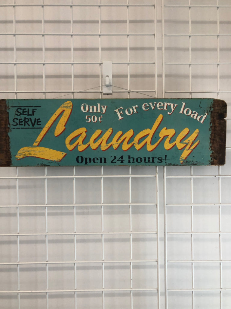 VTG-STYLE LAUNDRY WALL-HANGING.