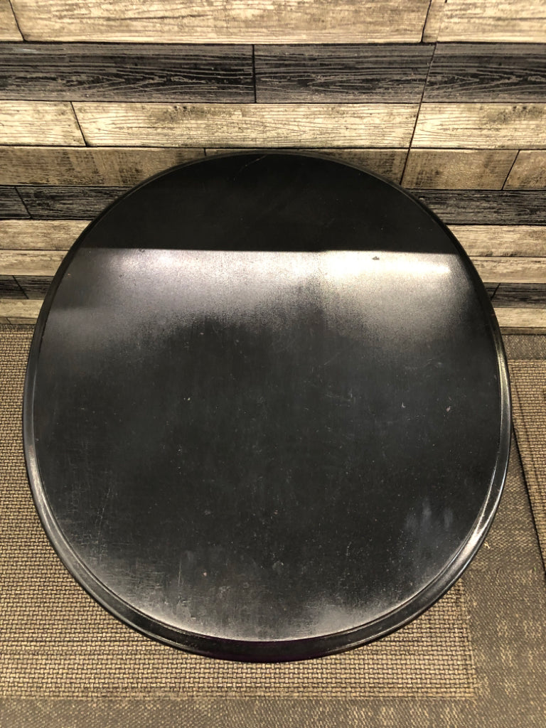 BLACK PAINTED WOOD SIDE TABLE W/DRAWER.