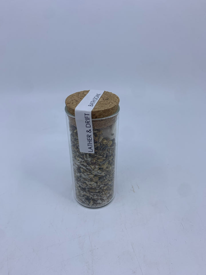 NIP DREAMING BATH SOAK.