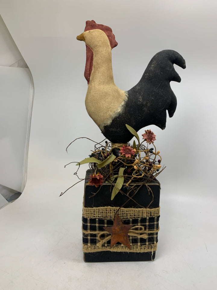 PAINTED BURLAP ROOSTER IN BLACK PLANTER.