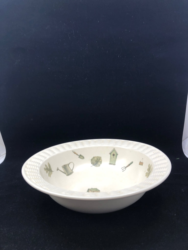 PFALTZGRAFF GARDEN PATTERN SERVING BOWL.