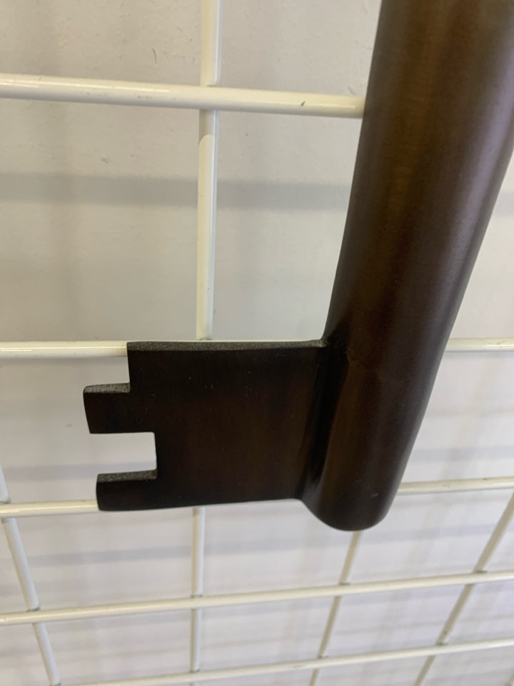 BRONZE KEY WALL DECOR.