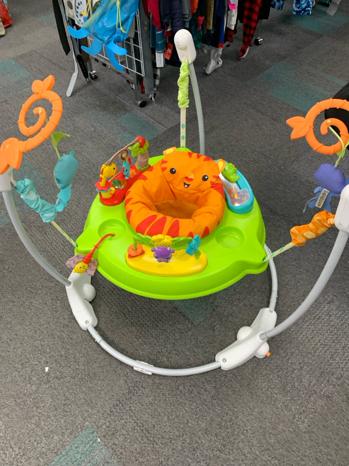 Fisher-Price Roarin' Rainforest Jumperoo - Infant Activity Center with Music, Li