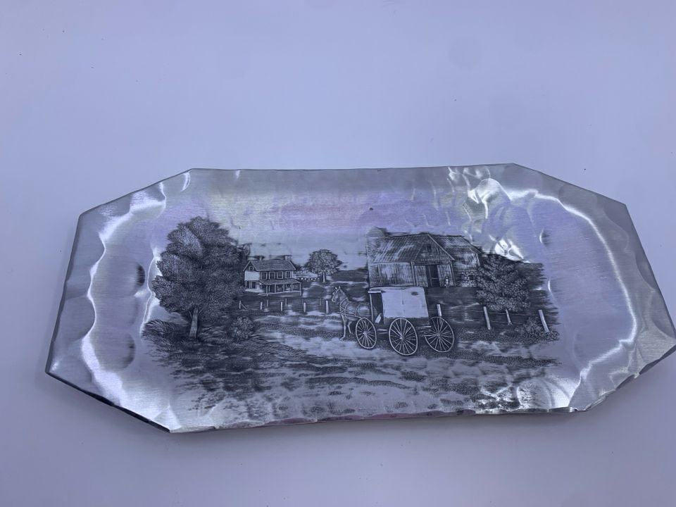 HAMMERED ALUMINUM FARM SCENE TRAY.