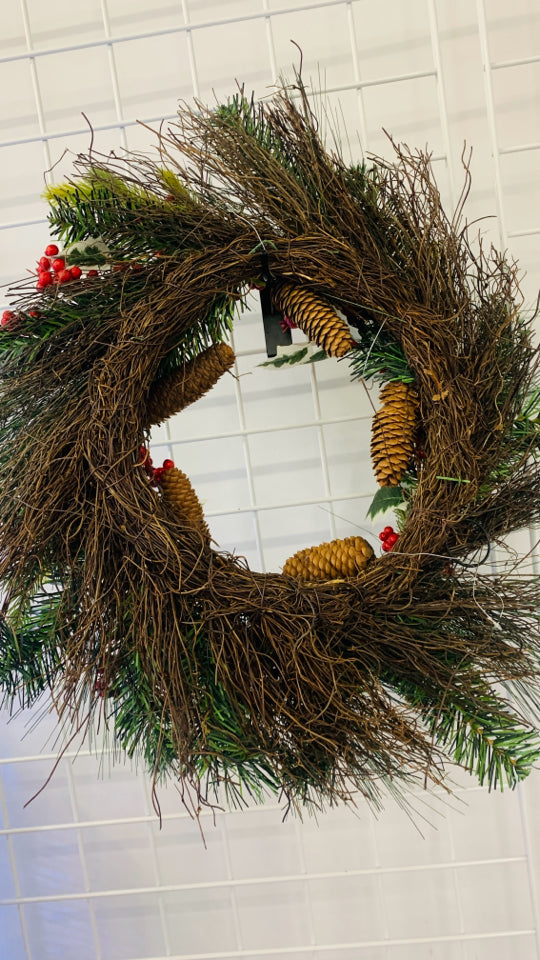 FAUX WREATH W PIP AND HOLLY.