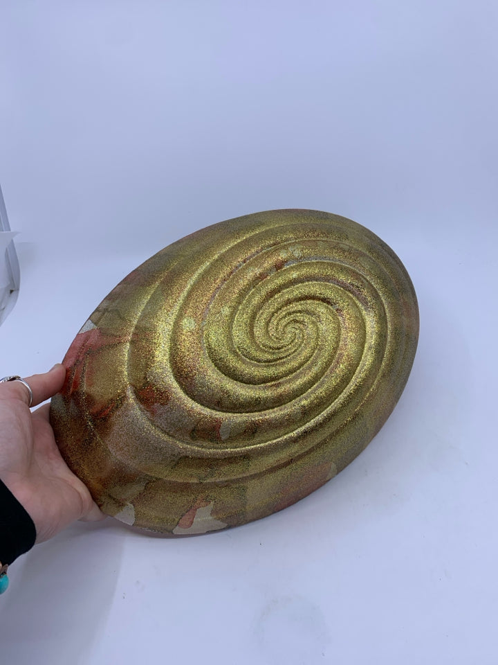 RED/GOLD SWIRLED BOWL.