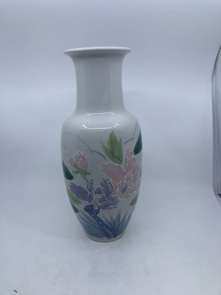 WHITE ASIAN STYLE FLOOR VASE W/ TEXTURE PURPLE+PINK FLOWERS.