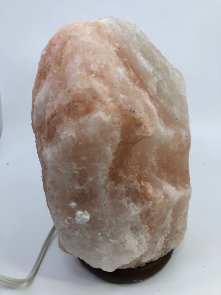 PINK SALT LAMP.