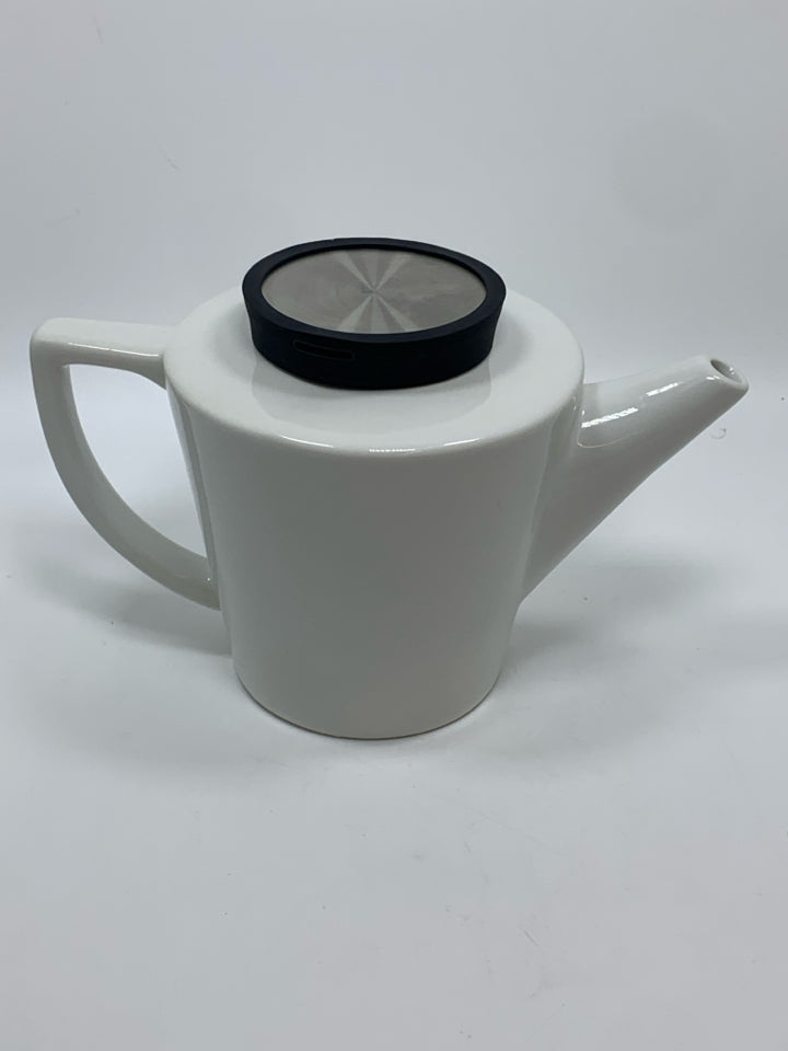 WHITE CERAMIC TEAPOT W/INFUSER.