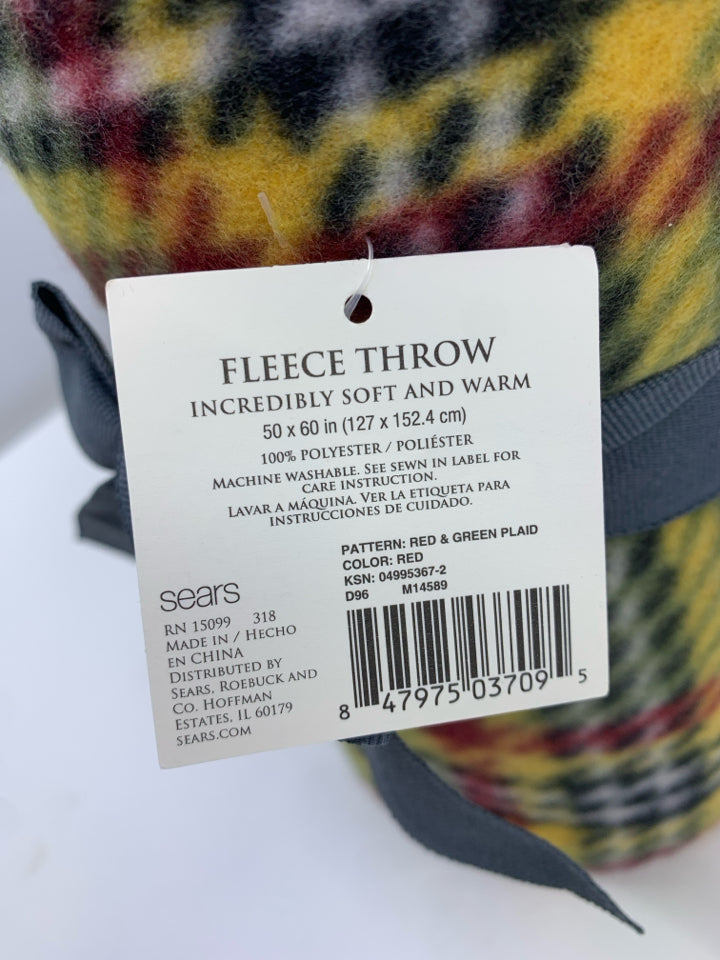 NIP COLORMATE PLAID FLEECE THROW.