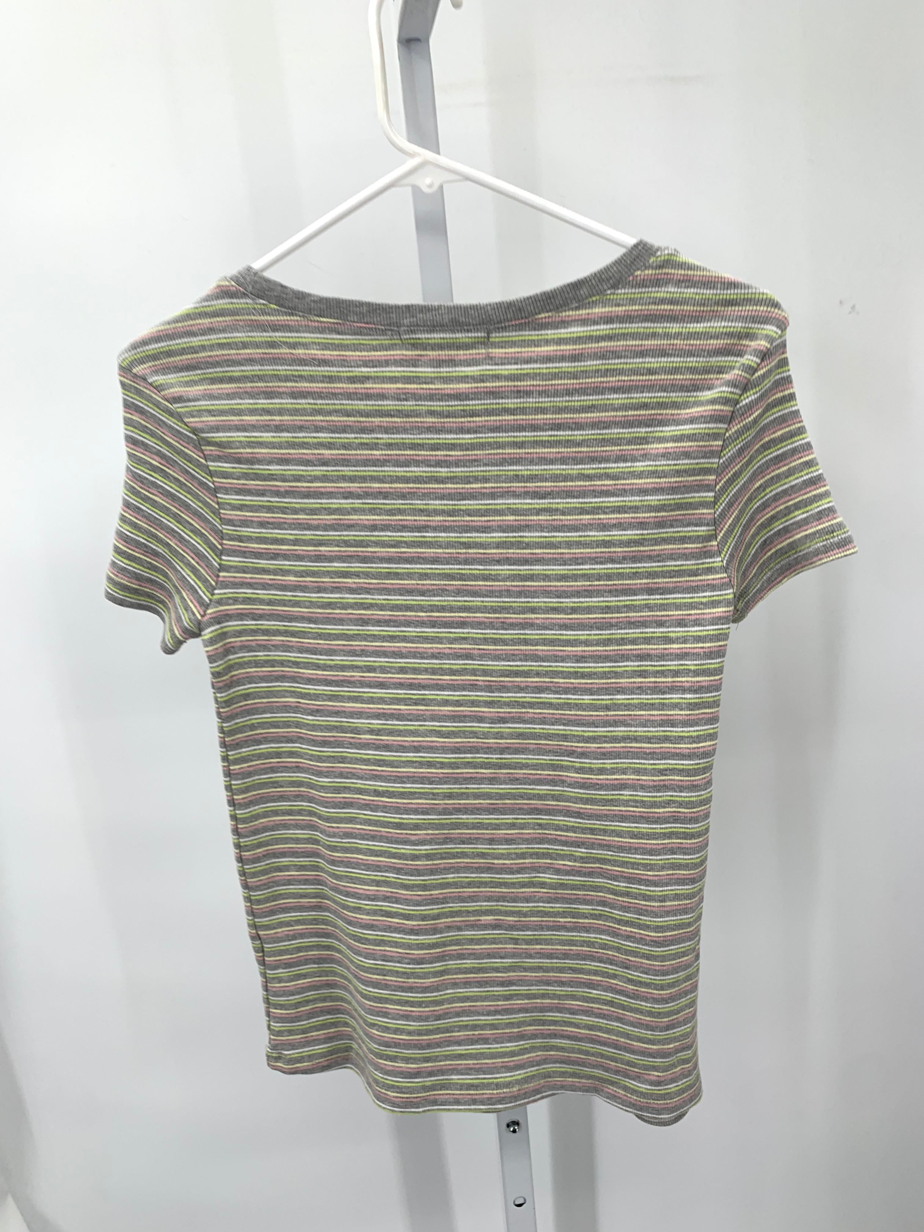 Size Medium Juniors Short Sleeve Shirt