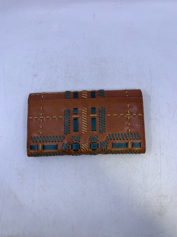 Patricia Nash Woven Plaid Terresa Toast Wallet