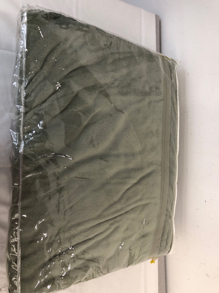 NIP GREEN TWIN BLANKET.