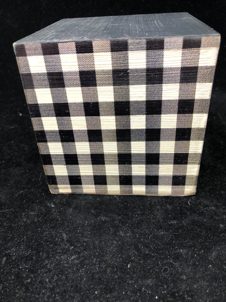 BLOCK W/ RED TRUCK BUFFALO PLAID SIDES.