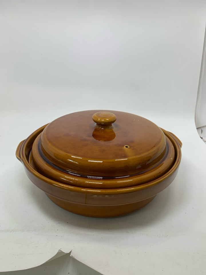 VTG CASSEROLE COVERED DISH.