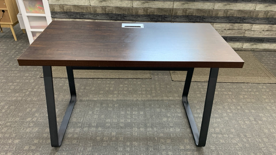 RUSTIC WOOD TOP DESK W/BLACK METAL FRAME.