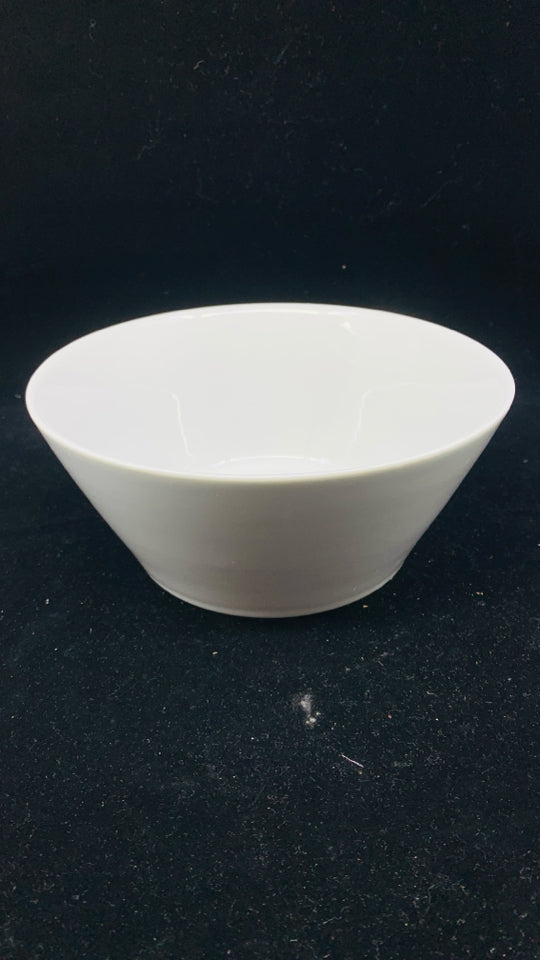 WHITE ROUND BOWL.