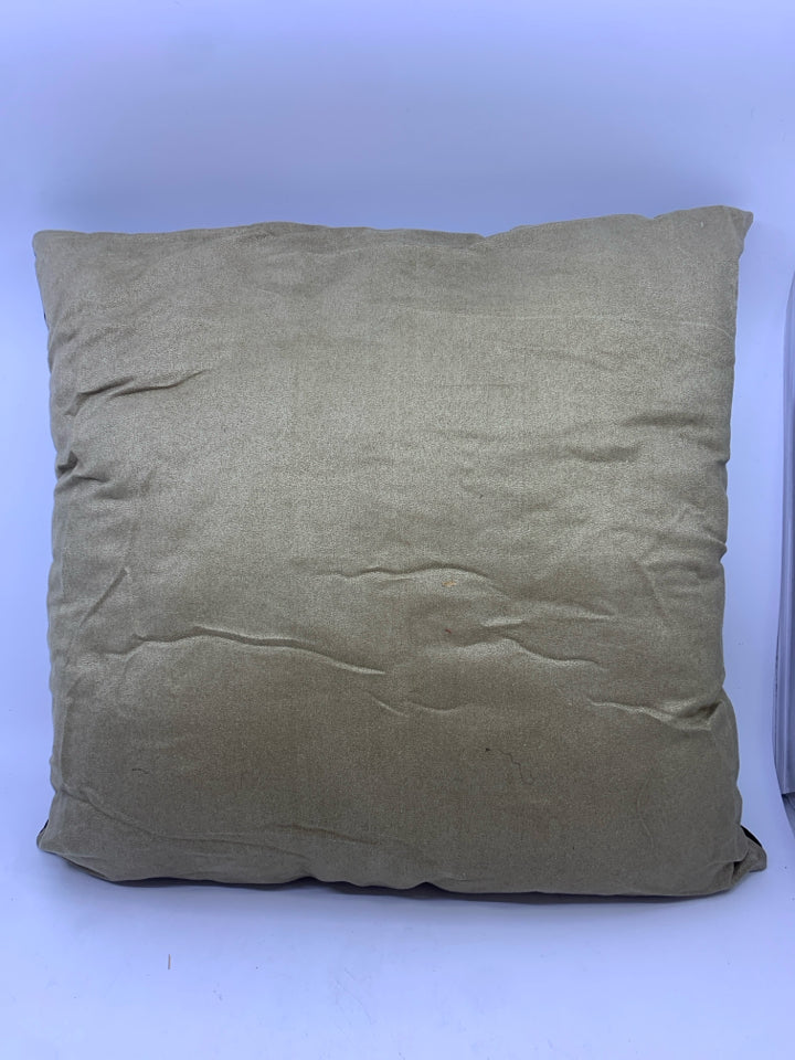 AUTUMN GREETINGS PILLOW W/ LEAVES.