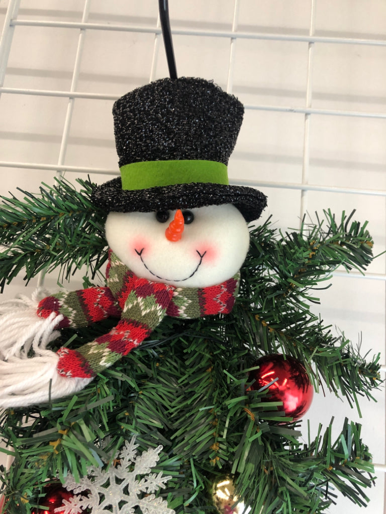 SNOWMAN DECORATED SWAG.