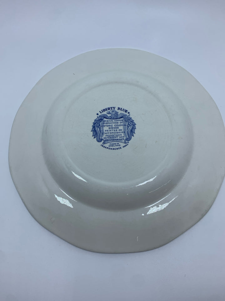 4 VTG LIBERTY BLUE HISTORIC COLONIAL SCENE DINNER PLATES.