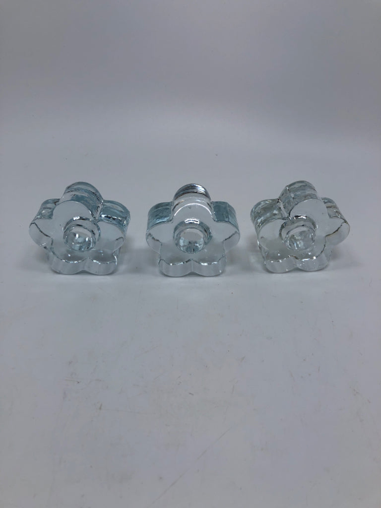 3PC FLOWER SHAPED TAPER HOLDERS.