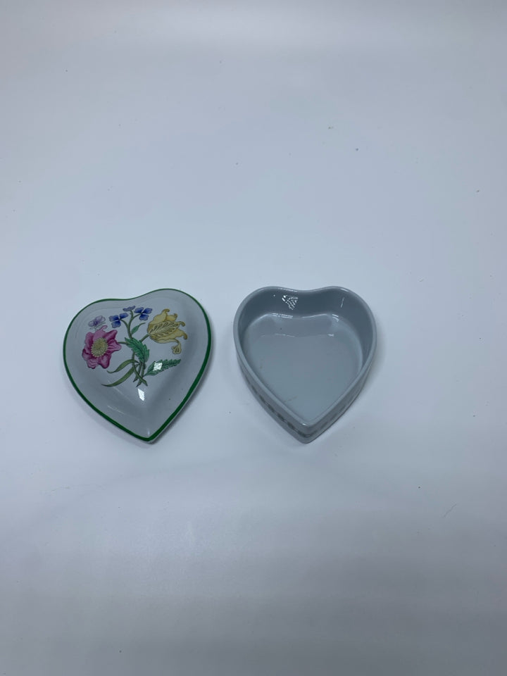 HEART SHAPED SUMMER PALACE PATTERN TRINKET BOX W/ FLOWERS.