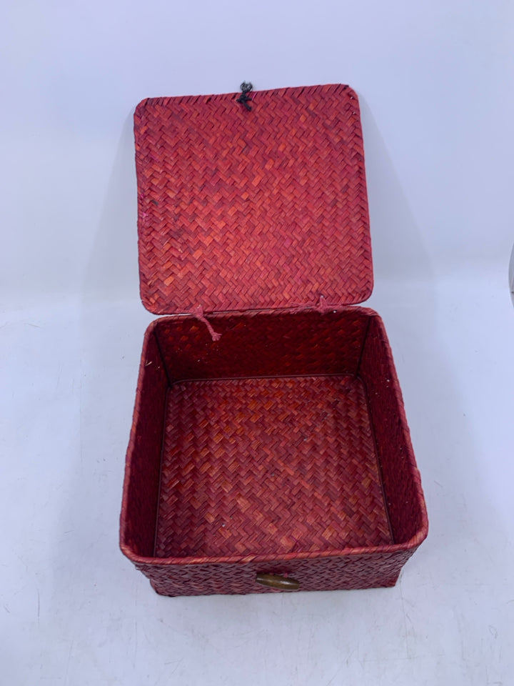 RED WOVEN SQUARE BASKET W/ LID.