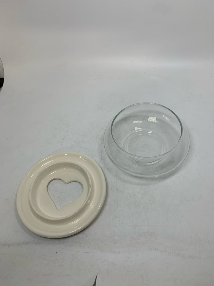 CLEAR GLASS BOTTOM W/ CERAMIC TOP HEART CUT OUT.