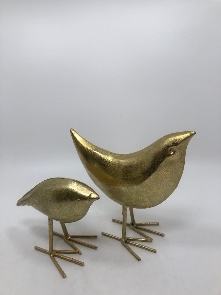 2 GOLDEN METAL BIRDS SHELF DECOR.