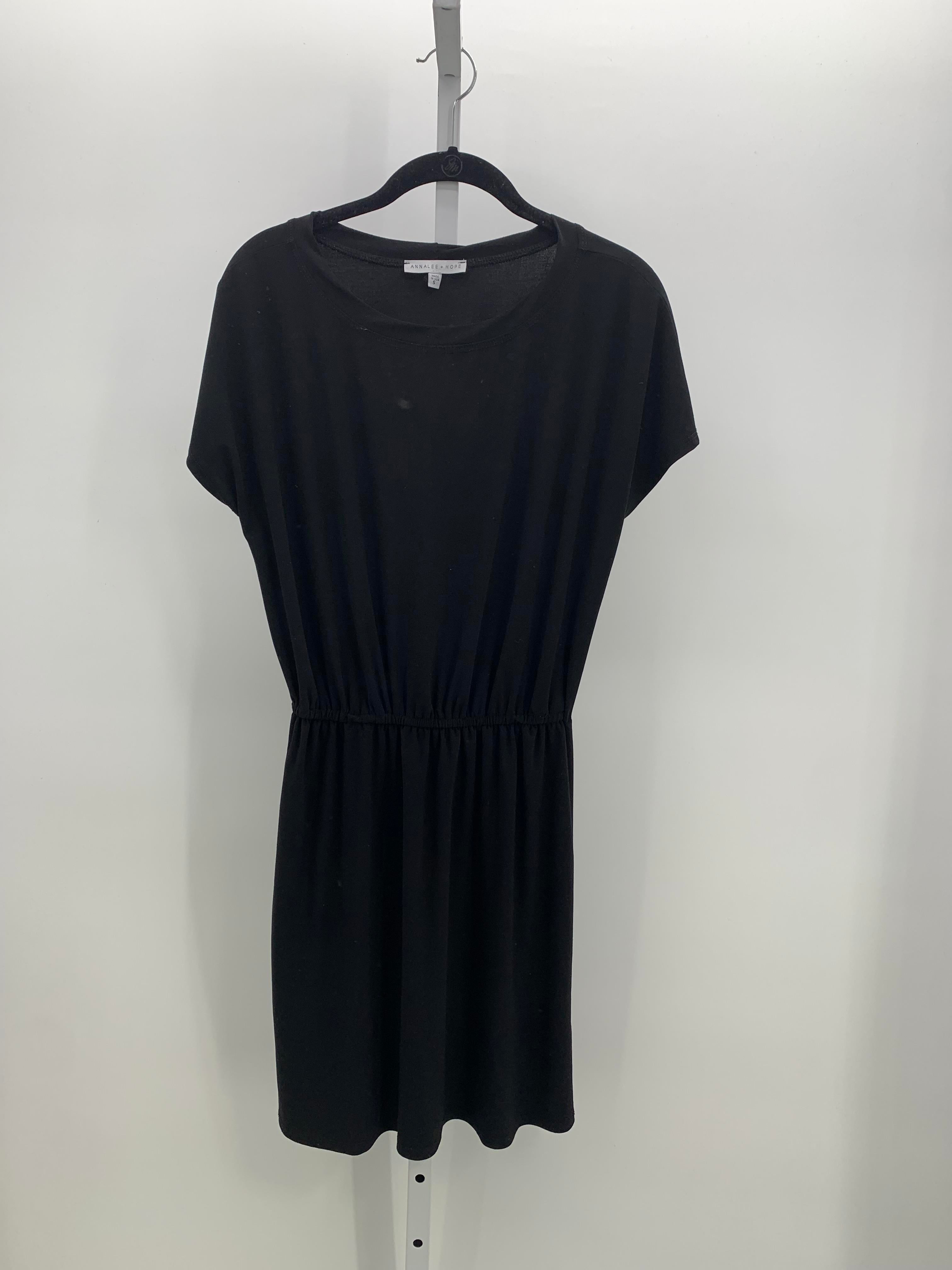 Size Small Misses Short Sleeve Dress