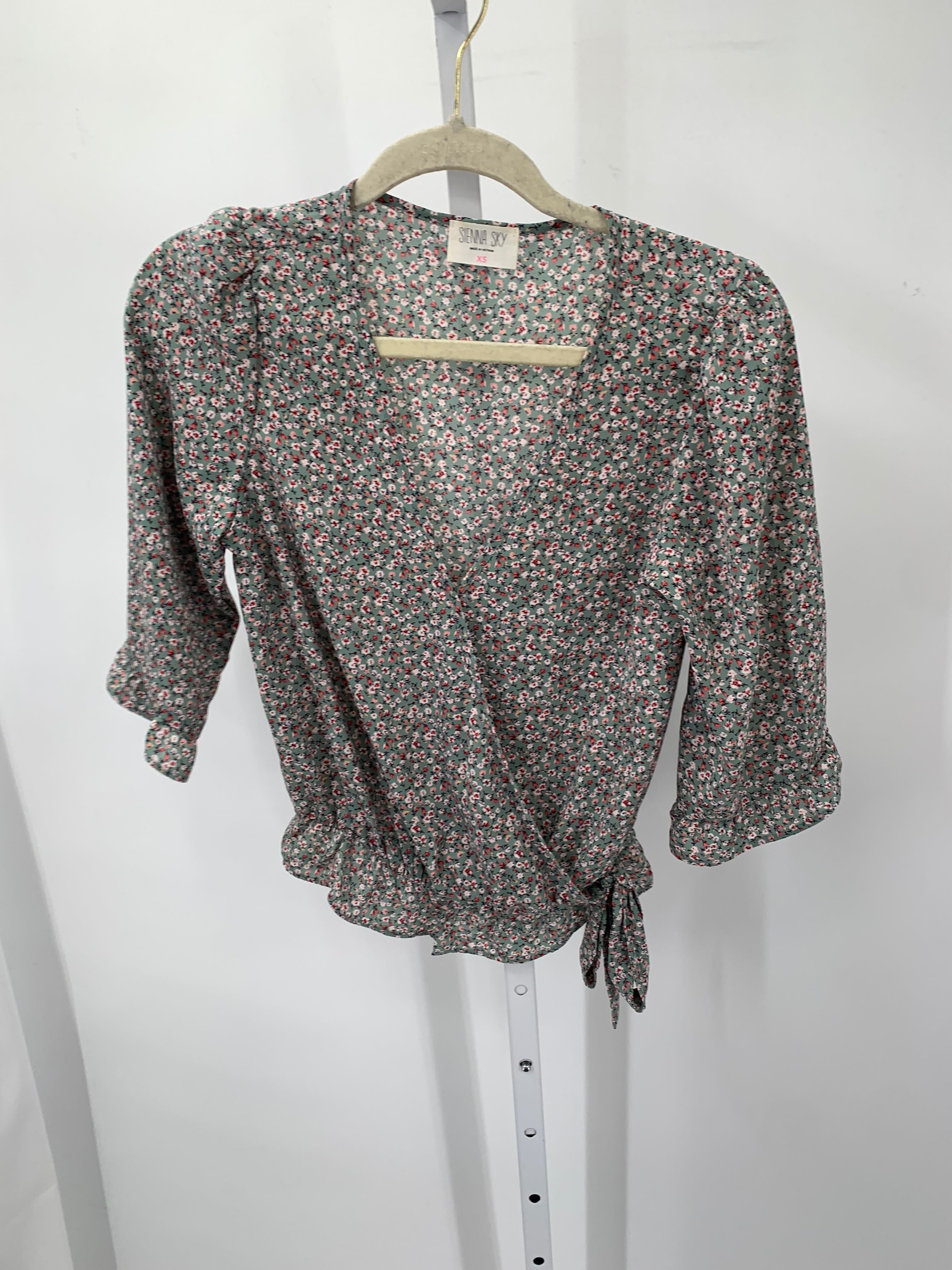 Size X Small Juniors Short Sleeve Shirt