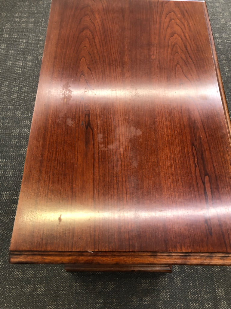 VTG 2-DRAWER WOODEN NIGHTSTAND W/GOLD HARDWARE.