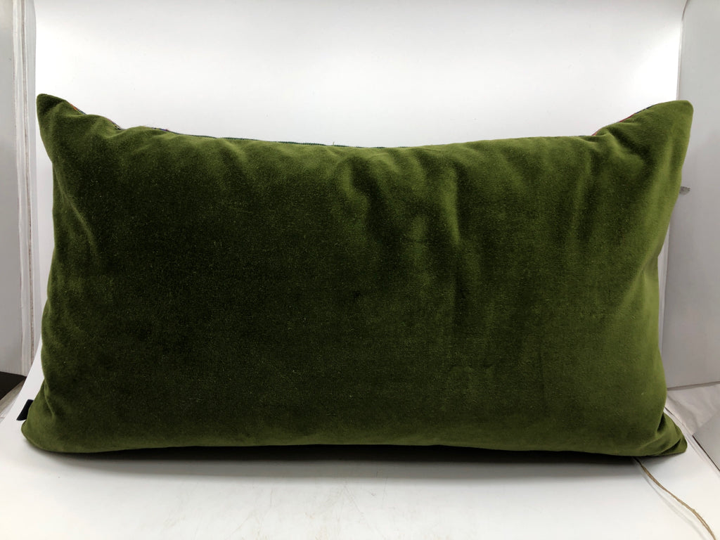 NWT HINES TAPESTRY DEER W/ PLAID RECTANGLE DOWN PILLOW.