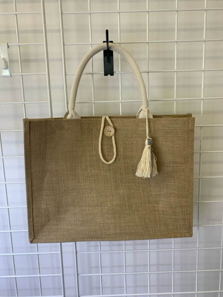 TAN BURLAP TOTE W BUTTON.