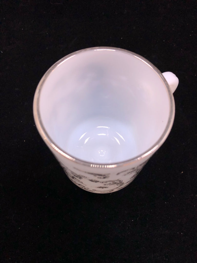 VTG MILK GLASS CHERUB LOVERS CUP.
