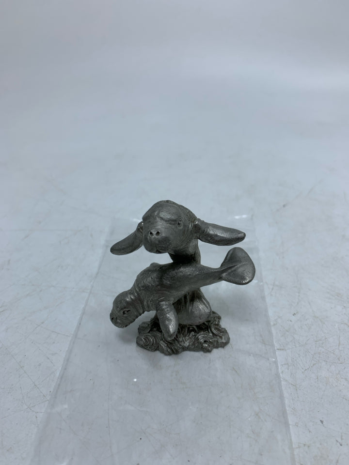 PEWTER DOUBLE MANTEE FIGURINE.