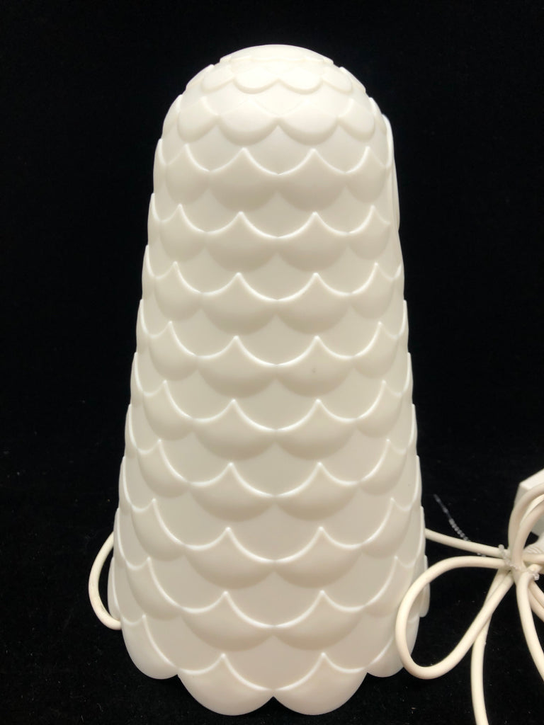 WHITE PLASTIC OWL LAMP.