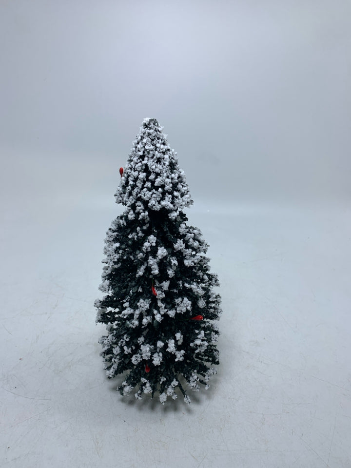 BYER'S CHOICE SNOW FLOCKED W/ BERRIES CHRISTMAS TREE.