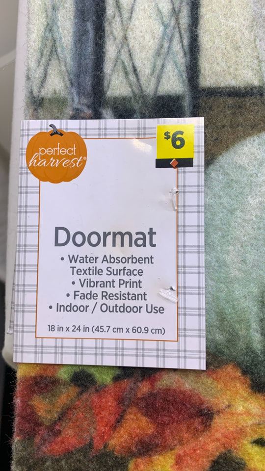 WELCOME APPLES DOORMAT.