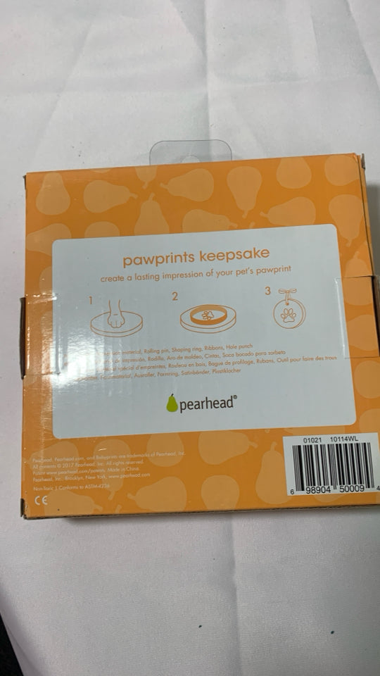 NIB PAW PRINTS KEEPSAKE.