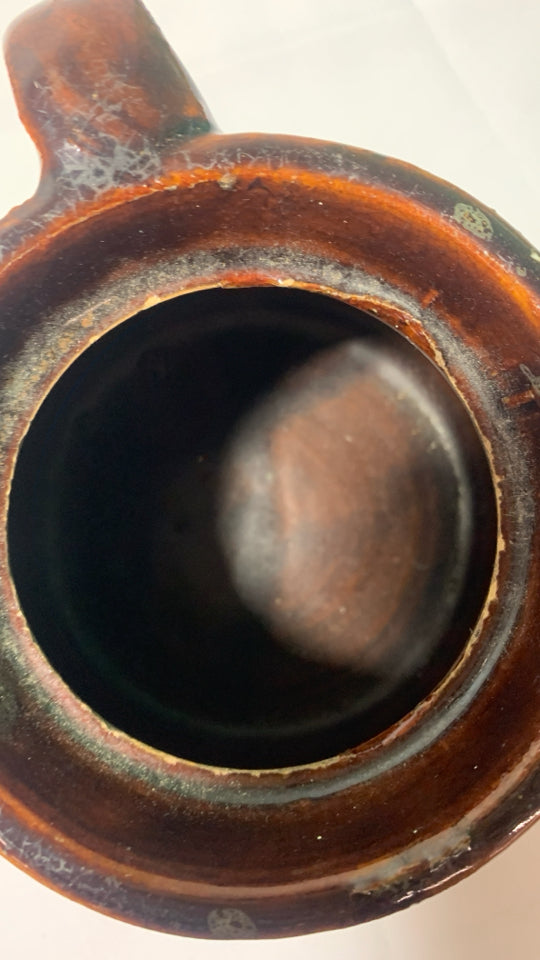 VTG BEAN POT #1.