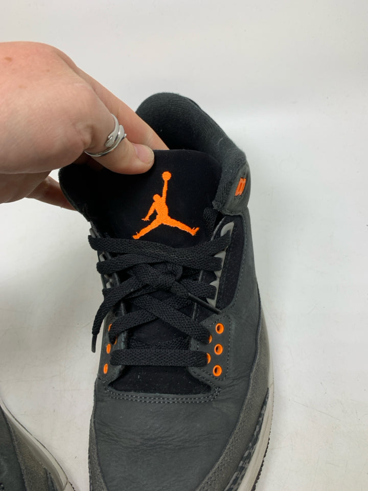 Air Jordan 3 Retro Mid Fear Sneakers