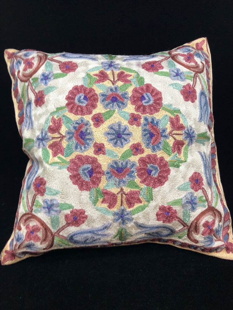 LOOP STITCHED MAROON & BLUE FLORAL PILLOW.