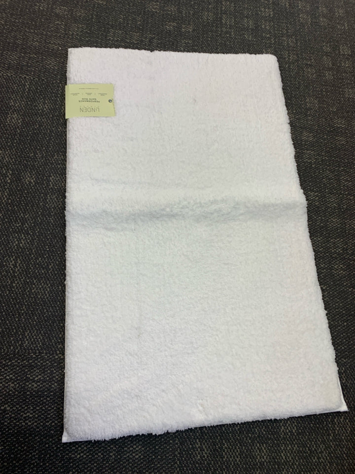 LINDEN STREET WHITE PERFORMANCE BATH RUG NEW IN PACKAGE.