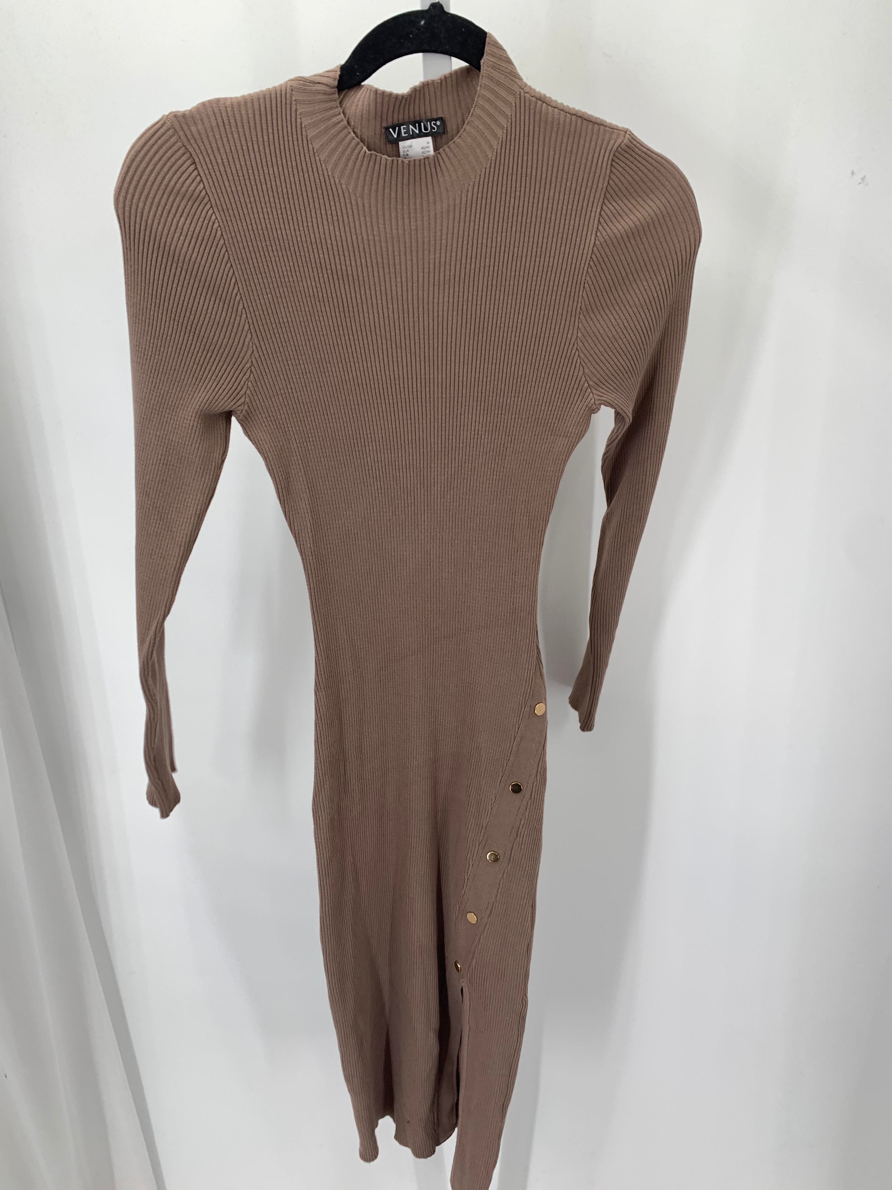 Venus Size Medium Misses Long Sleeve Dress